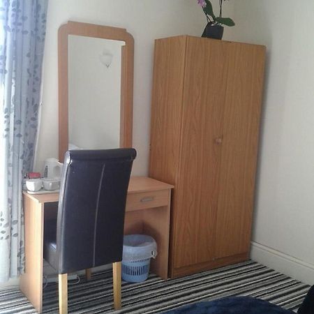 Amber Guesthouse Дарби Стая снимка