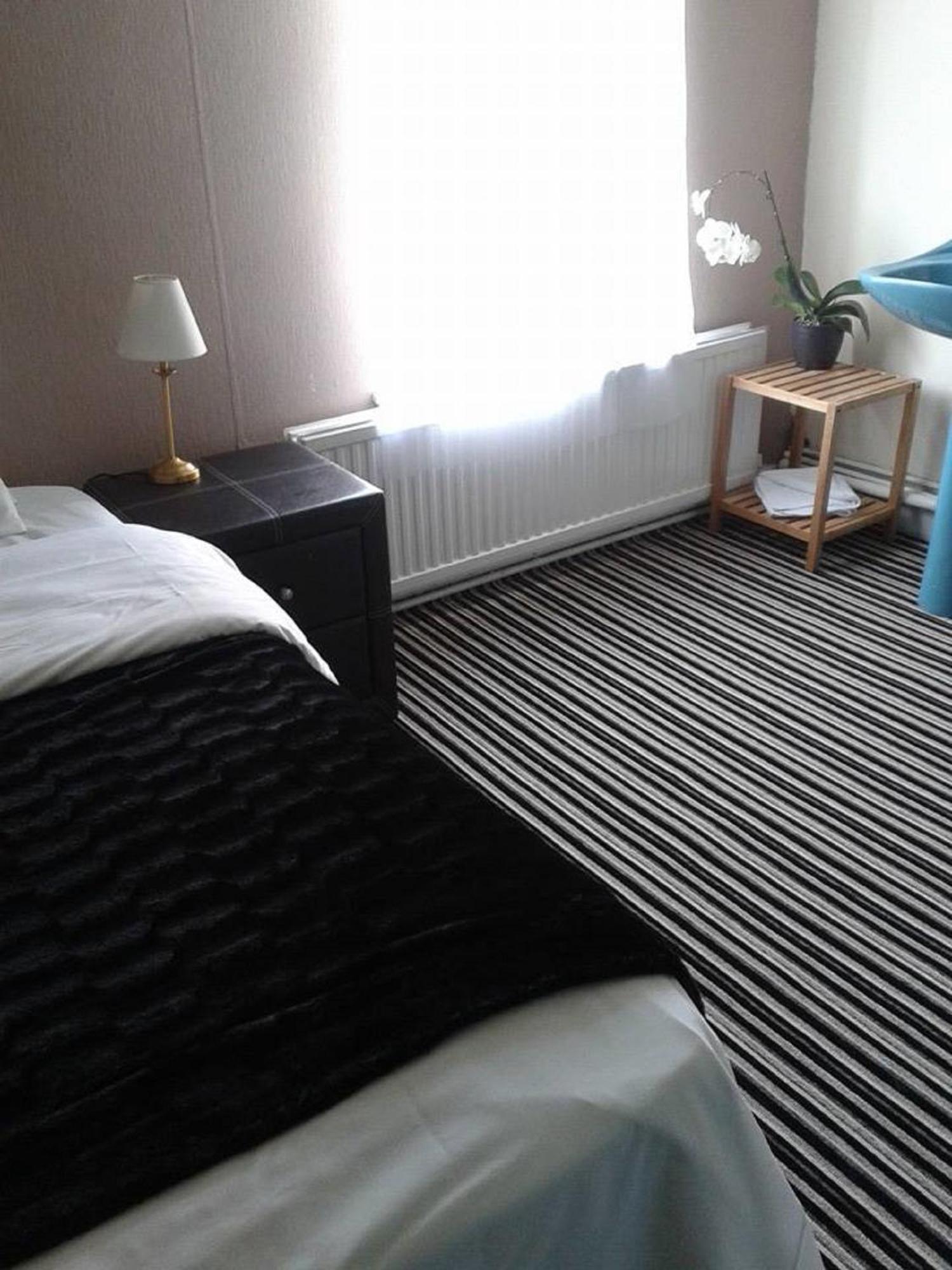 Amber Guesthouse Дарби Стая снимка