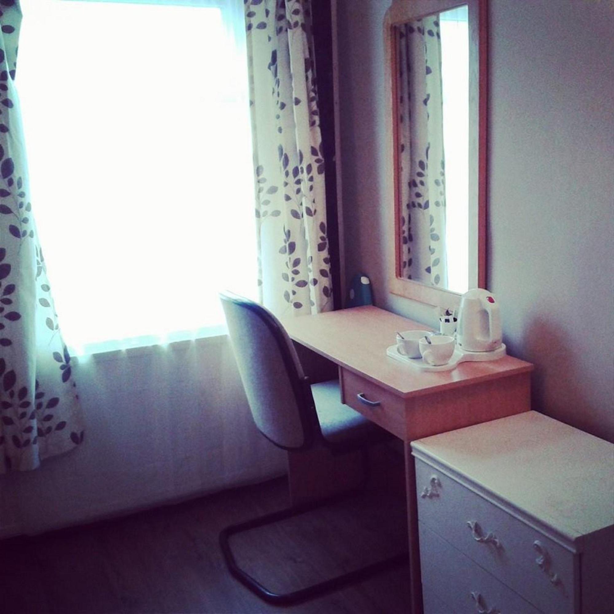 Amber Guesthouse Дарби Стая снимка